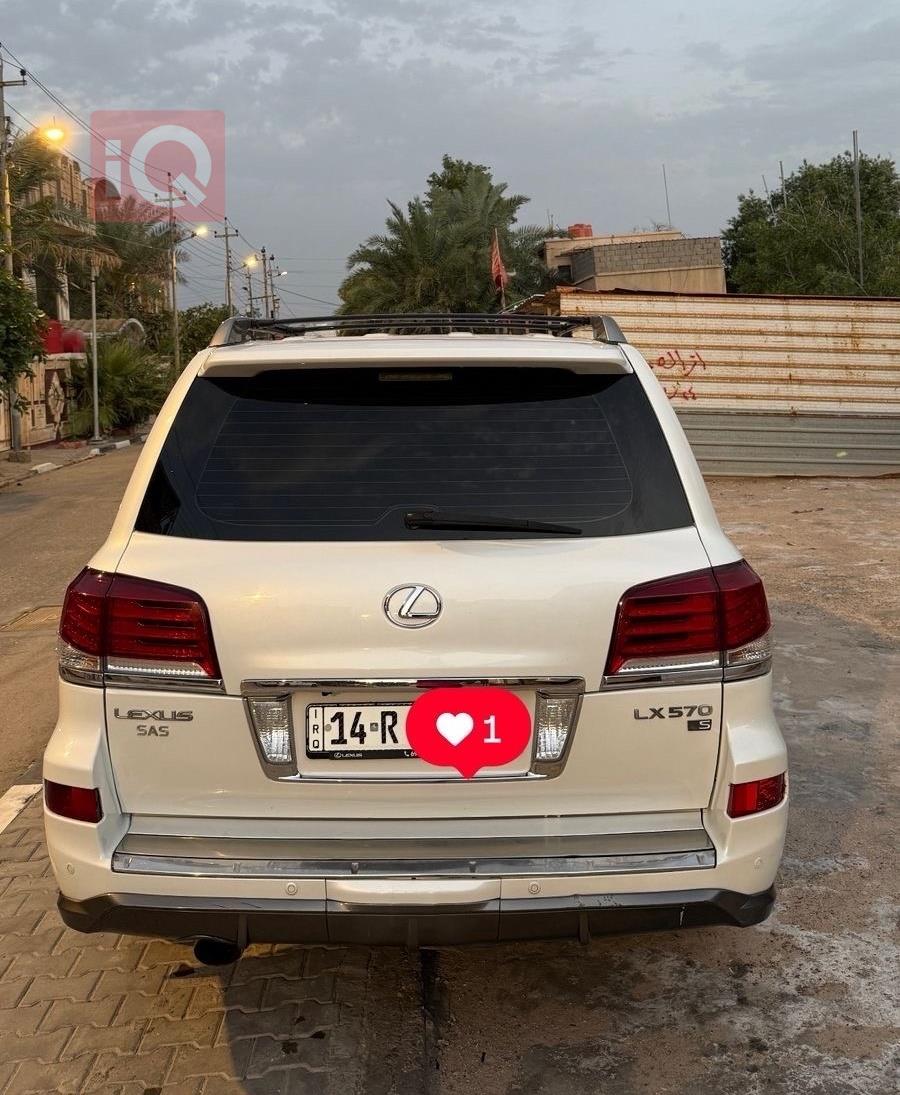 Lexus LX